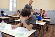 طلاب أثناء تأدية الامتحان - أرشيفية طلاب أثناء تأدية الامتحان - أرشيفية