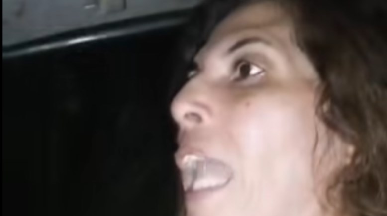 الصحفية مي محمود