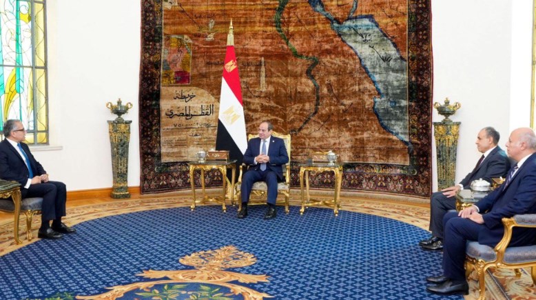 الرئيس عبد الفتاح السيسي الرئيس عبد الفتاح السيسي