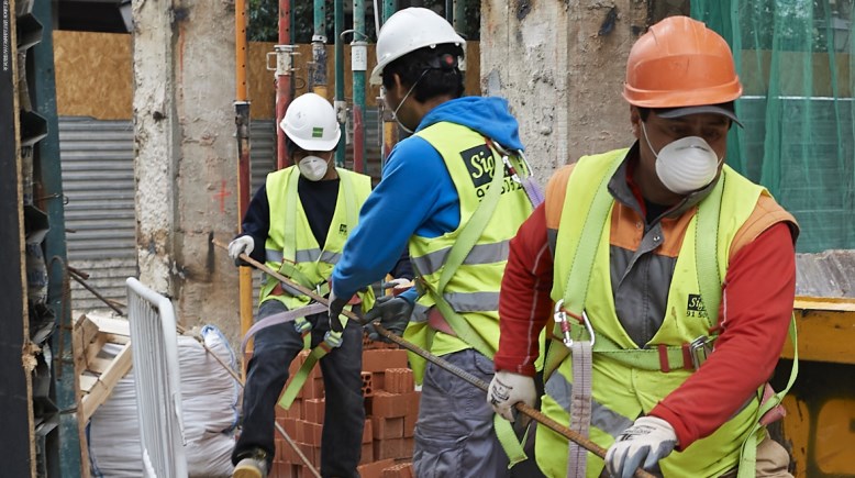 حساب الأجر الإضافي والبدلات بقانون العمل