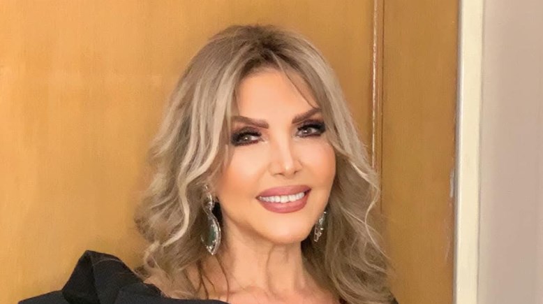 الفنانة نادية مصطفى الفنانة نادية مصطفى