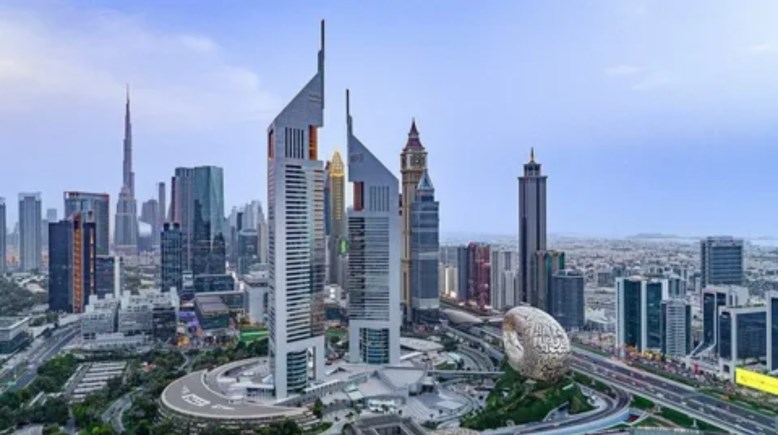 ما هي أنواع الصناعات في الإمارات؟