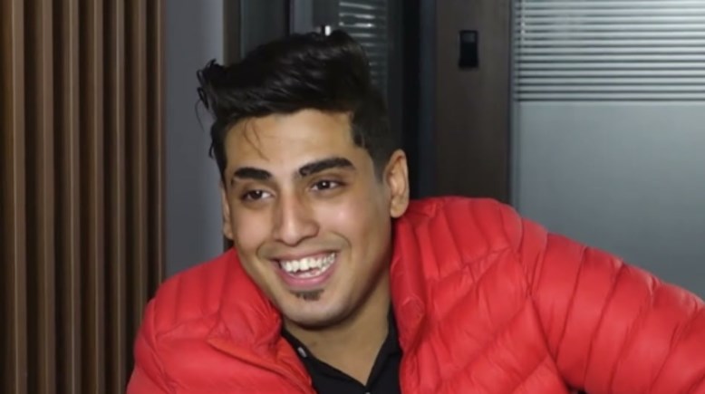 البلوجر كروان مشاكل 