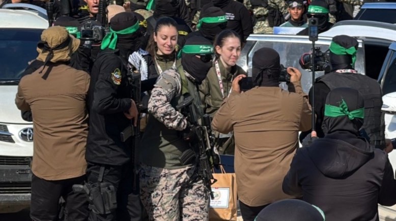 عملية تسليم الأسري عملية تسليم الأسري