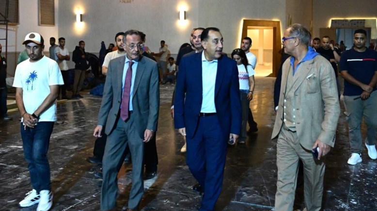 جولة رئيس الوزراء للاطمئنان على اللمسات الأخيرة قبل افتتاح المتحف المصري الكبير جولة رئيس الوزراء للاطمئنان على اللمسات الأخيرة قبل افتتاح المتحف المصري الكبير