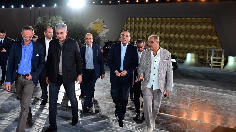 مدبولي يتفقد اللمسات النهائية استعدادًا لافتتاح المتحف المصري الكبير مدبولي يتفقد اللمسات النهائية استعدادًا لافتتاح المتحف المصري الكبير