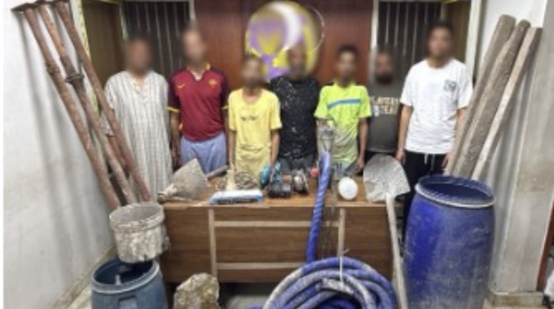 المتهمون والمضبوطات في قبضة الداخلية المتهمون والمضبوطات في قبضة الداخلية