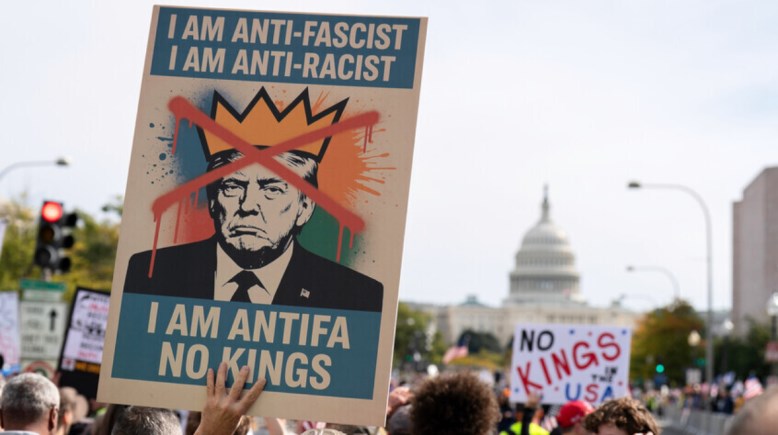 مظاهرات ضد ترامب 