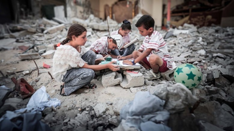 آثار الدمار في غزة جراء الحرب الإسرائيلية