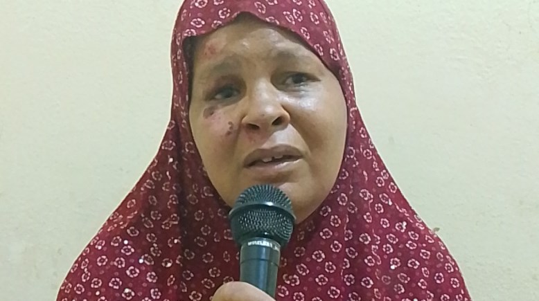 صورة سيدة قويسنا أثتاء اللقاء معاها علي تيلجراف مصر 