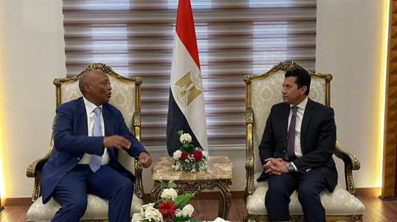 وزير الشباب والرياضة رفقة موتسيبي  وزير الشباب والرياضة رفقة موتسيبي