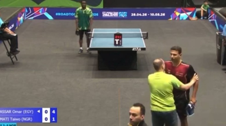 مشادة عمر عصر مع محمود حلمي 