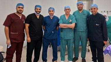 الفريق الطبي الذي اجري أولى عمليات زراعة القوقعة بمستشفى أسوان التخصصي