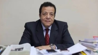 الدكتور عاطف عبد اللطيف  رئيس جمعية "مسافرون" للسياحة 