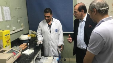 الدكتور عمرو قنديل بمستشفى العامرية العام  الدكتور عمرو قنديل بمستشفى العامرية العام