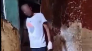 كاميرات المراقبة وثقت واقعة شاب يتعدى على صغير في عين شمس كاميرات المراقبة وثقت واقعة شاب يتعدى على صغير في عين شمس