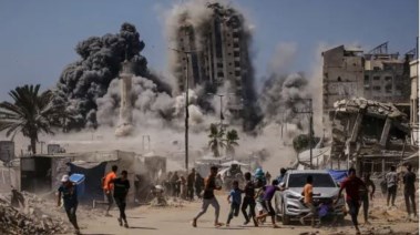قصف غزة بعد توقيع اتفاقية شرم الشيخ للسلام قصف غزة بعد توقيع اتفاقية شرم الشيخ للسلام