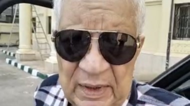 مرتضى منصور يصل مستشفي العجوزة 