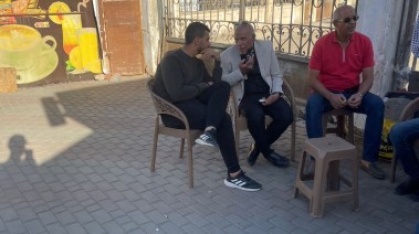 محرر "تليجراف مصر" مع أسر المتهمين في واقعة مسن السويس محرر "تليجراف مصر" مع أسر المتهمين في واقعة مسن السويس