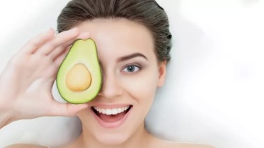 أطعمة تعزز الكولاجين