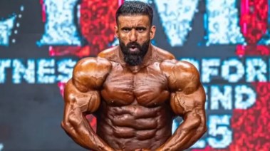 بطل مستر أولمبيا 2025