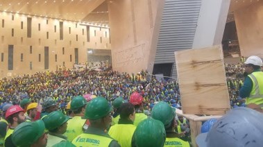 عمال المتحف المصري الكبير عمال المتحف المصري الكبير