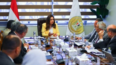 وزيرة التنمية المحلية الدكتورة منال عوض وبعض أعضاء الوزارة