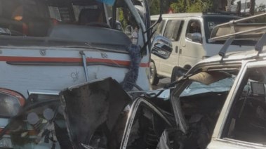 جانب من حادث تصادم سيارتين بقنا 