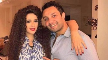 ياسمين عبد العزيز وشقيقها