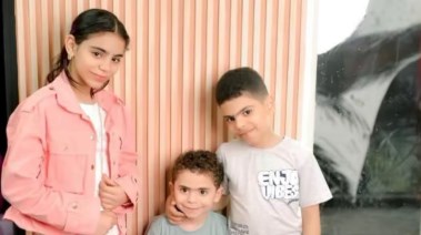 الاطفال الثلاثة