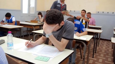 طلاب أثناء تأدية الامتحان - أرشيفية طلاب أثناء تأدية الامتحان - أرشيفية