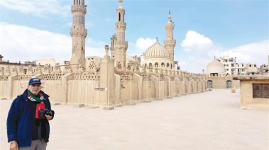الطبيب والمصور جلال شحاتة الطبيب والمصور جلال شحاتة