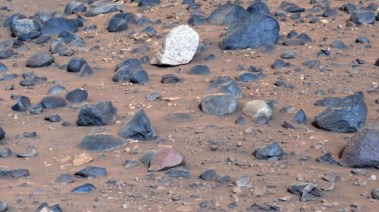 بقع زرقاء علي سطح المريخ بقع زرقاء علي سطح المريخ