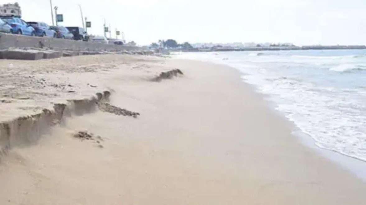 انحسار مياه البحر