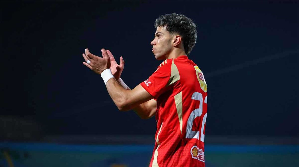 لاعب الأهلي إمام عاشور لاعب الأهلي إمام عاشور
