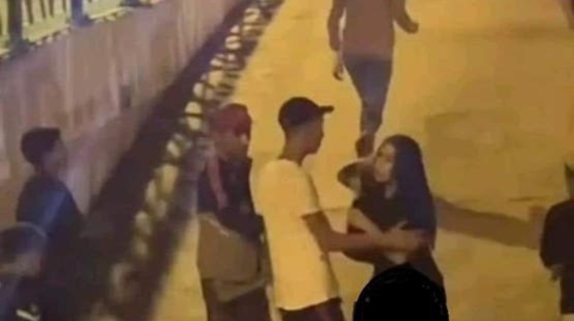 مضايقة فتاة-صورة ارشيفية مضايقة فتاة-صورة ارشيفية
