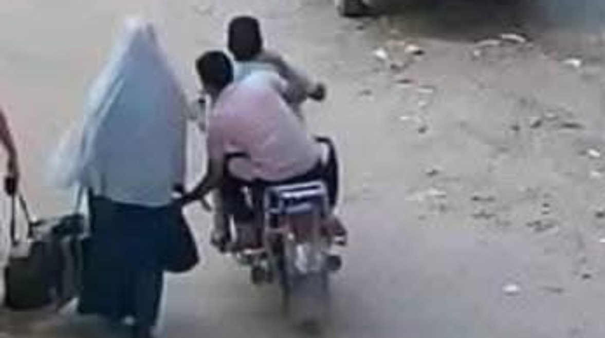 سرقة حقيبة مسنة سرقة حقيبة مسنة