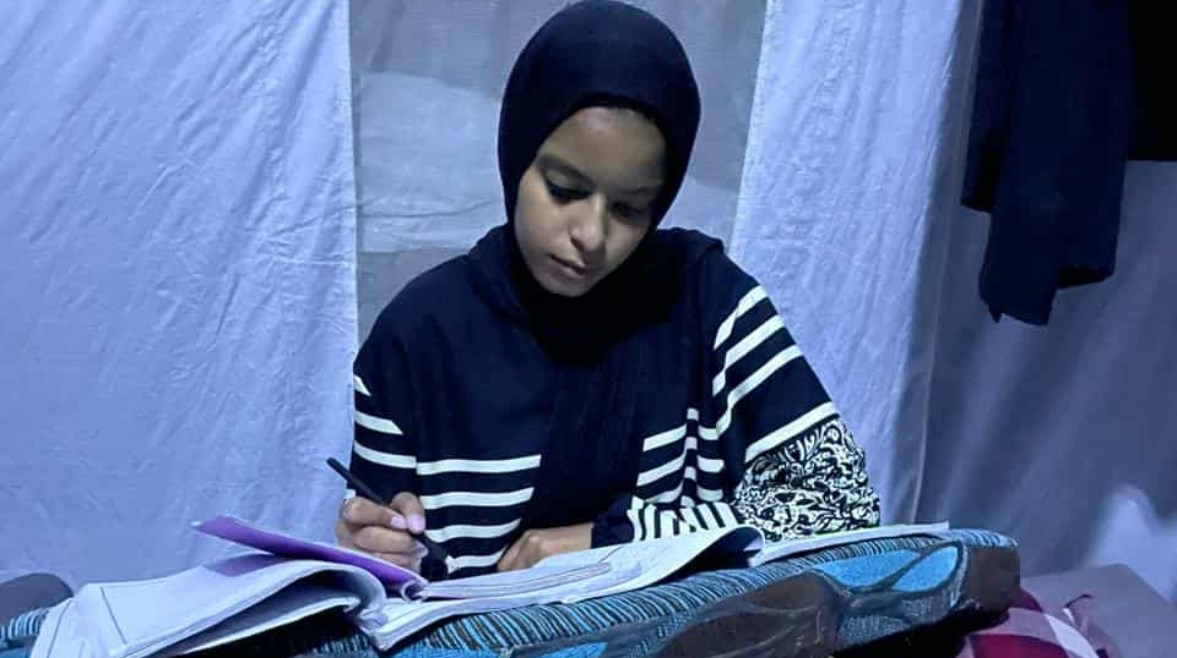 الطالبة ندى محمد حجازي