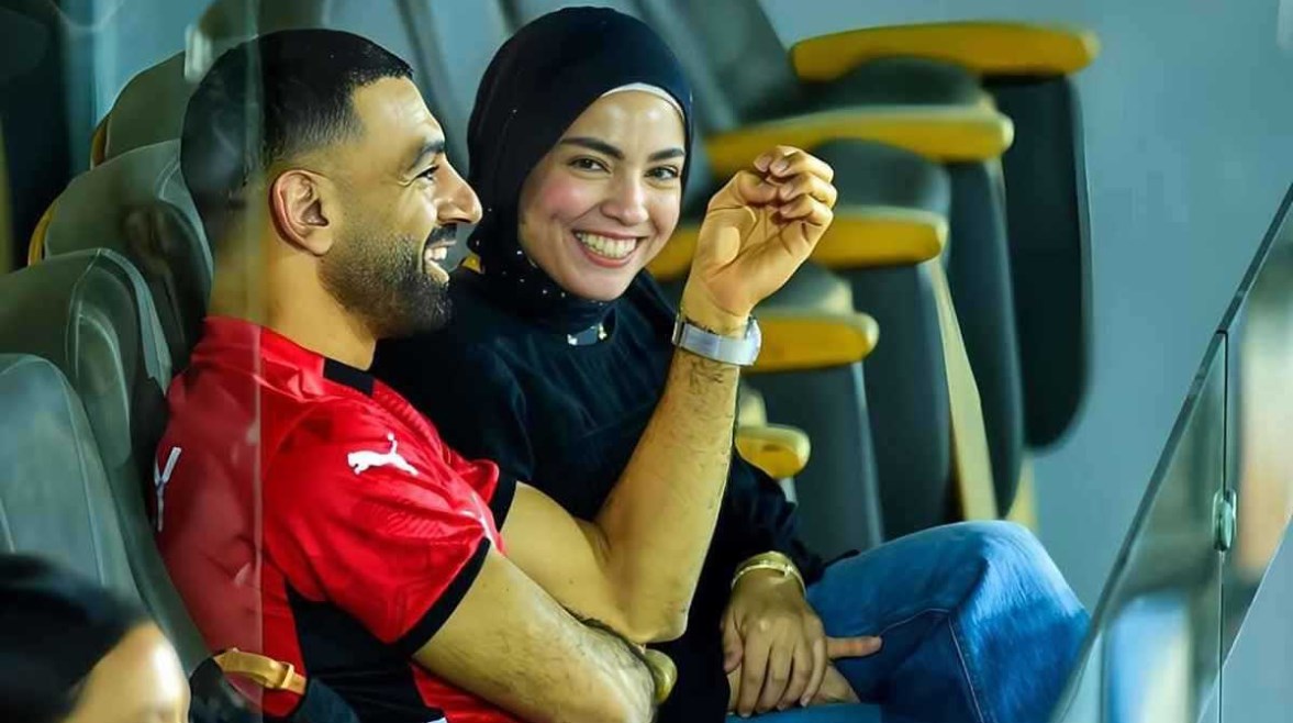 محمد صلاح وزوجته محمد صلاح وزوجته