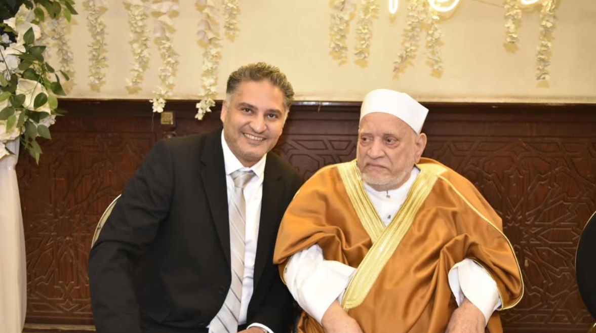 الدكتور أحمد عمر هاشم ونجله محمد الدكتور أحمد عمر هاشم ونجله محمد