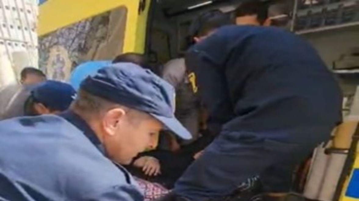 استجابة فورية لنقل مريضة عاجزة استجابة فورية لنقل مريضة عاجزة