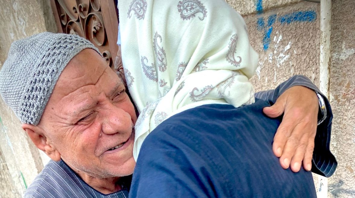 لقاء مؤثر يجمع أبطال حرب أكتوبر بعد 52 عامًا من الفراق