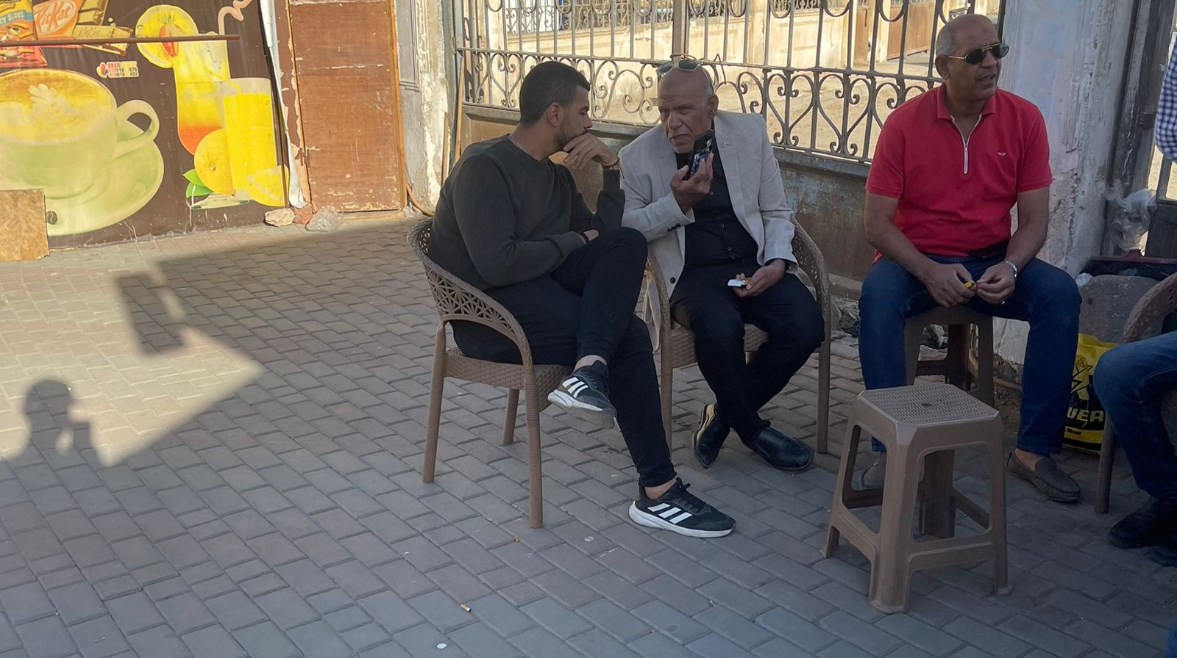 محرر "تليجراف مصر" مع أسر المتهمين في واقعة مسن السويس محرر "تليجراف مصر" مع أسر المتهمين في واقعة مسن السويس