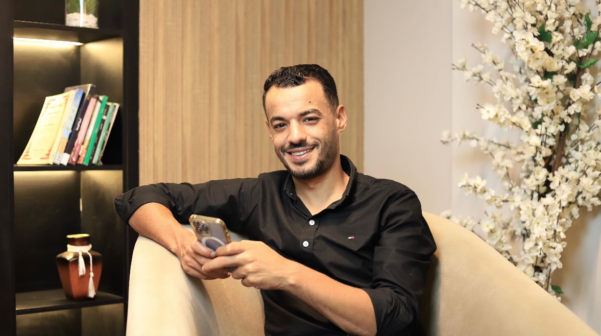 الصحفي محمد العبساوي 