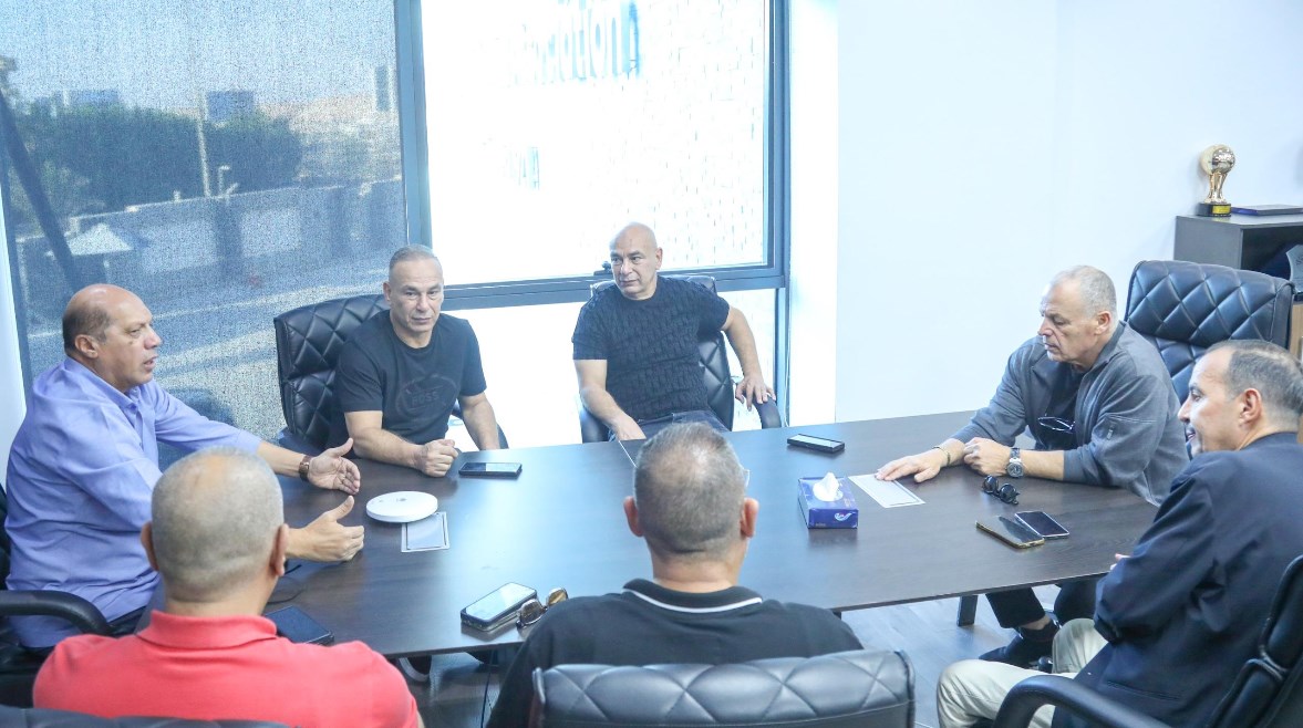 اجتماع أبو ريدة مع التوأم