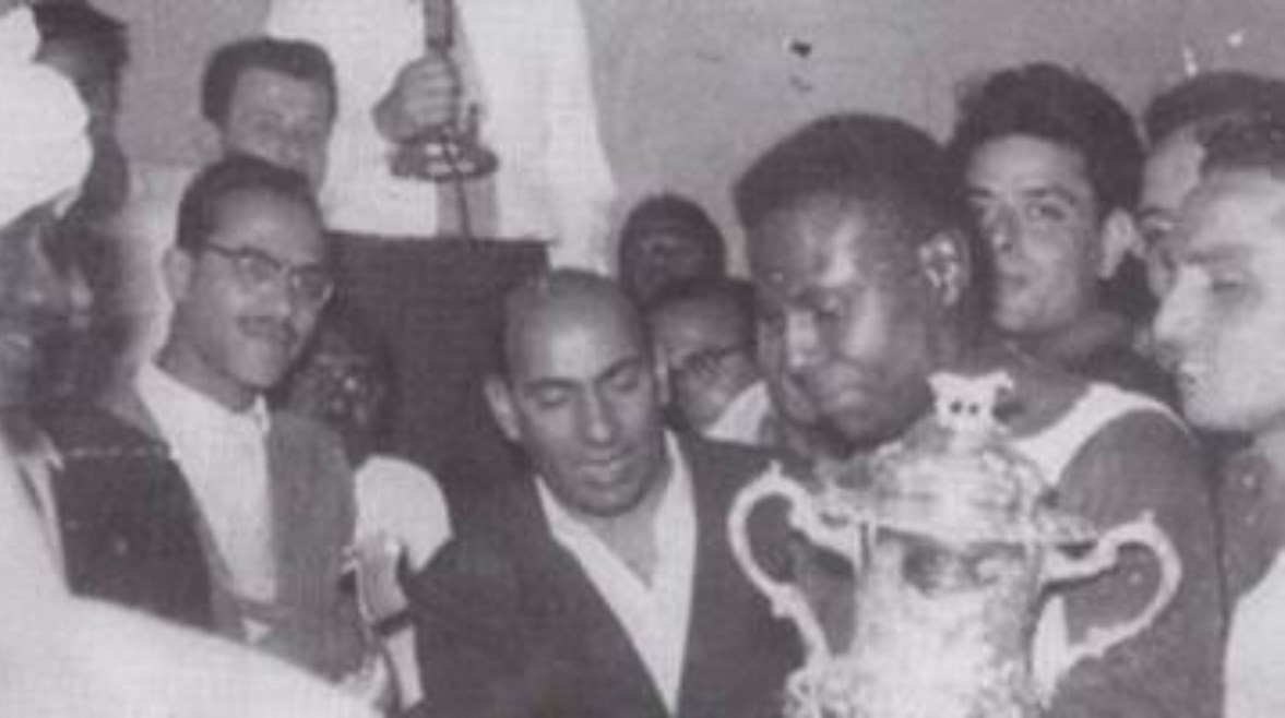 منتخب مصر مع أول بطولة أفريقية منتخب مصر مع أول بطولة أفريقية