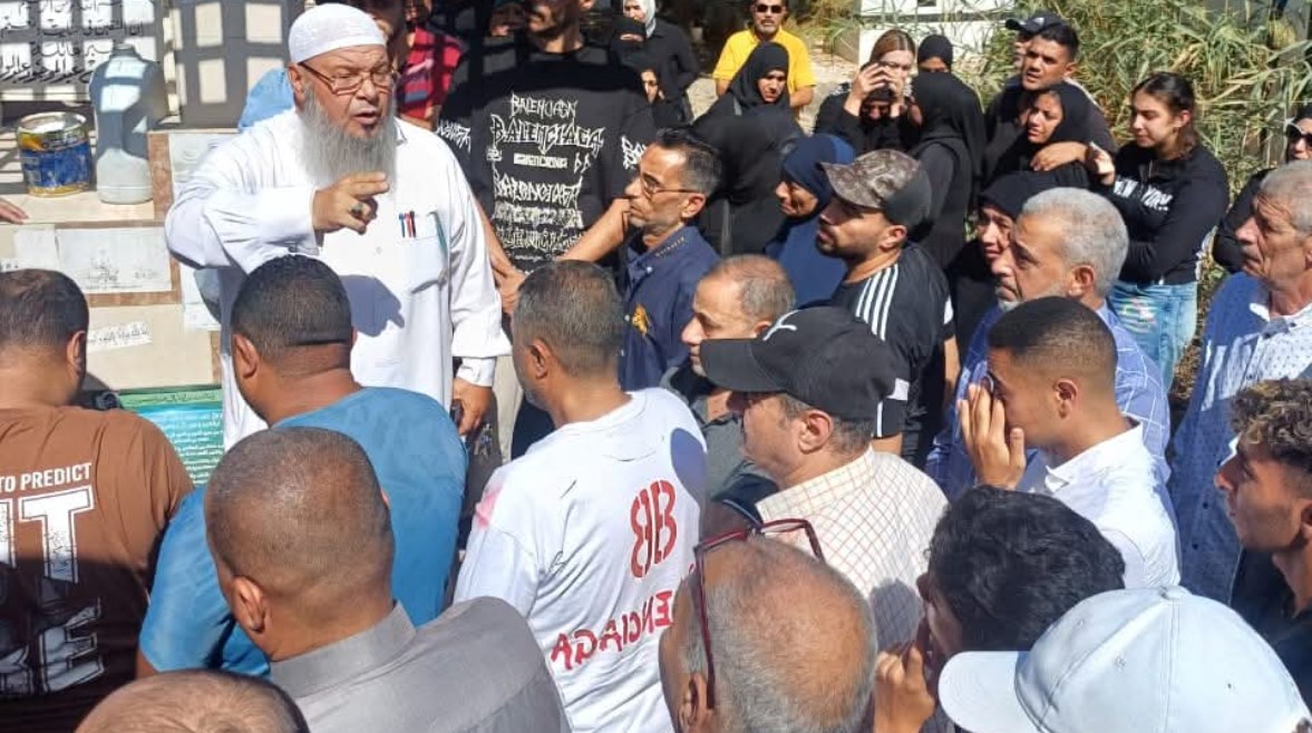 جانب من جنازة مدرب حراس المرمى بملعب السلام جانب من جنازة مدرب حراس المرمى بملعب السلام
