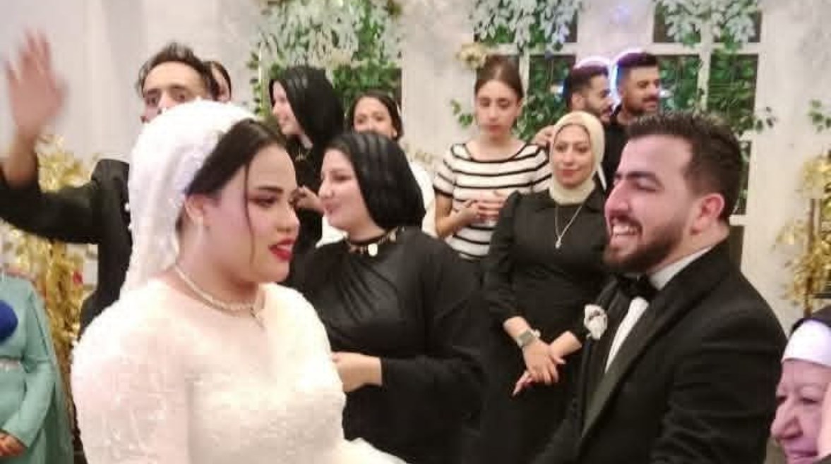 الشاب وعروسه