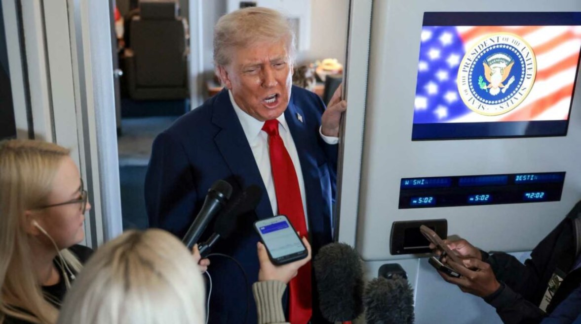 الرئيس الأمريكي دونالد ترامب  الرئيس الأمريكي دونالد ترامب