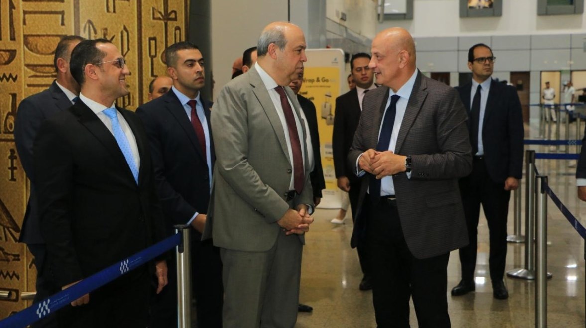 جولة تفقدية موسعة لوزير الطيران المدني سامح الحفني بمطار سفنكس الدولي جولة تفقدية موسعة لوزير الطيران المدني سامح الحفني بمطار سفنكس الدولي